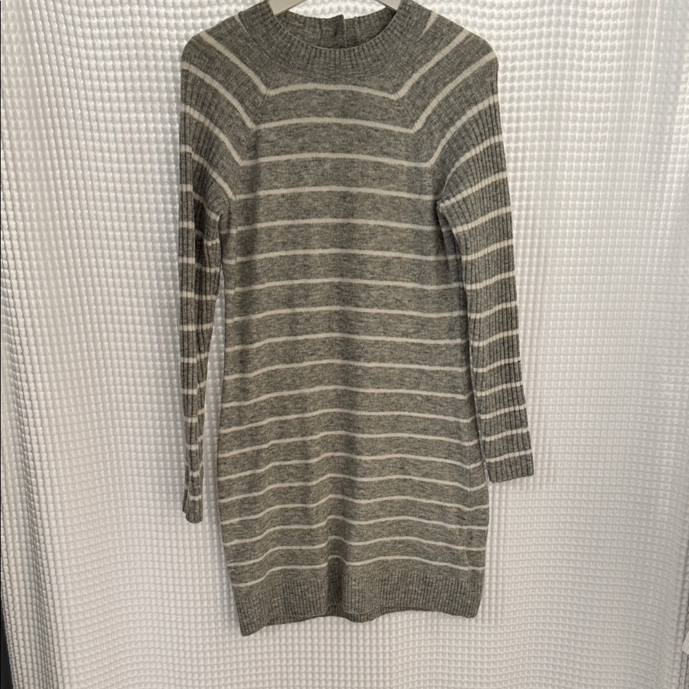 Abercrombie & Fitch Gray and White Striped Long Sleeve Dress